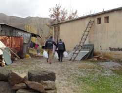 Best-Der muharrem ayında yetimleri sevindirdi