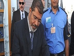 Mursi`nin ailesiyle görüşmesine izin verilmedi