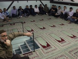 Hz.Hüseyin Paris'te anıldı