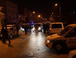 Şüpheli araçtan polise ateş açıldı