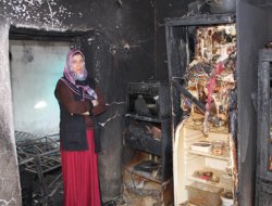 Van'da evi yanan aile ortada kaldı!