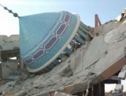 İslam yasaklandı, camiler yıkılıyor