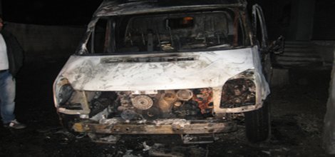 HÜDA PAR İdil ilçe yöneticisinin arabası yakıldı