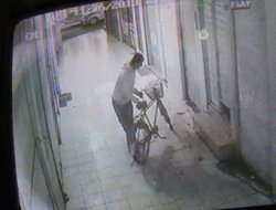 Kamera görüntülerine rağmen hırsızlar bisiklet çaldı