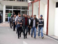 Silah satıcılarına baskın: 15 gözaltı