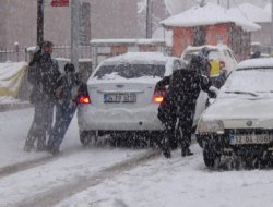 Karlıova'da Beyaz kış etkisini gösterdi