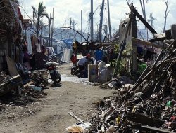 Filipinli afetzedelerin hayat mücadelesi sürüyor