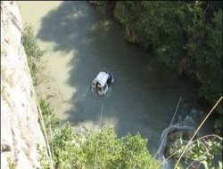 Minibus Ket Nav Çêm: 5 Mirî 15 Birîndar