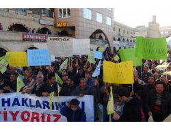 İşçiler Şanlıurfa'da haklarını duyurmak için açık hava toplanısı düzenledi