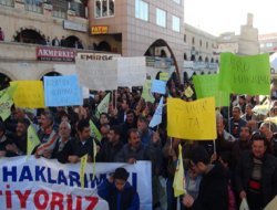 İşçiler haklarını duyurmak için açık hava toplanısı düzenledi