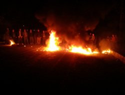 Elektrik kesintisi isyan ettirdi