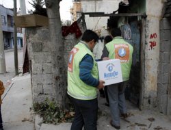 Mustazaflar Cemiyeti Mersin Şubesi yardımlarına devam ediyor