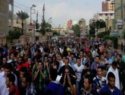 Mısır bugün de ayaktaydı