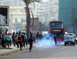 Xwendekar Daketin Tahrîrê