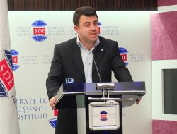 "Ortadoğu'da Geleceğin İnşasında Kürtler"