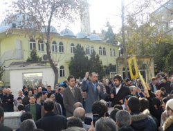 Müslümanlar, kardeşleri için Sultanbeyli'de toplandı