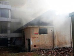 Elektrik trafosunda çıkan yangın korkuttu