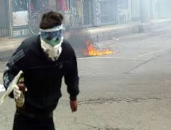 "PKK Mardin'de bir aileyi tehdit etti"