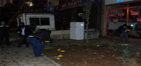 Diyarbakır AK Parti'ye Bombalı Saldırı