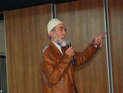 İnsanlığın kurtuluş kaynağı Kur'an'dır