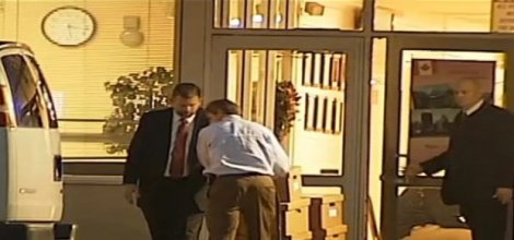 ABD'de Cemaat Okuluna FBI Baskını