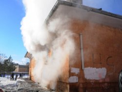 Midyat'ta Okulun kazan dairesi patladı