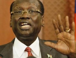 G. Sudan'da 2 Bakan'a Darbe Gözaltısı