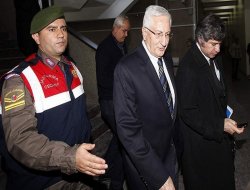 Çevik Bir tahliye edildi