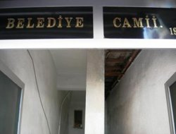 BDP'liler imama hakaret ettiler, camiyi terk ettiler