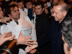 Erdoğan'a "Kefenli" Karşılama