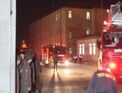 Hükümlüler koğuşu ateşe verdi!