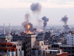 İsrail Gazze'yi bombaladı