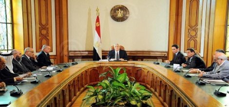 Mısır'da cunta yol haritasını değiştiriyor