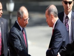 İstanbul`da sürpriz üçlü zirve