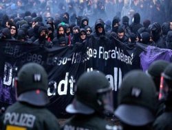 Hamburg`da olağanüstü hal ilan edildi