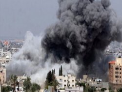 Gazze şeridine hava saldırısı