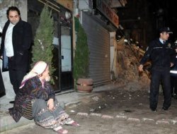 Fatih’te bina çöktü