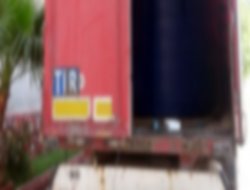 Ceyhan'da üç TIR'da silah araması yapılıyor