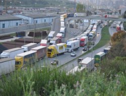 `Halkalı Gümrüğü`ne operasyon: 30 gözaltı