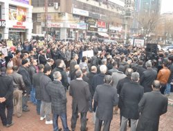 Batman'da Suriye katliamı lanetlendi