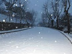 Erzurum'da kar yağışı nedeniyle okullar tatil