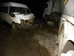 İşçileri Taşıyan Minibüs Kaza Yaptı: 14 Yaralı