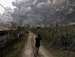 Yanardağın patlama görüntüleri! video