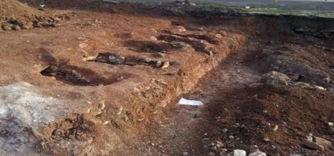 Diyarbakır'da askeri kışlada 6 mezar ve insan kemikleri bulundu