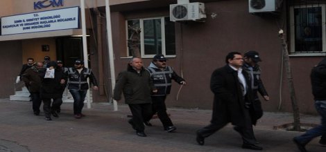 İzmir'de 100 savcının yeri değiştirildi