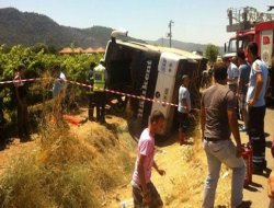 Manisa'da trafik kazası: 24 kişi yaralı
