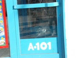 Diyarbakır'da markete ses bombalı saldırı