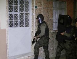 Bursa'da Uyuşturucu Baskını: 25 Gözaltı