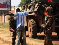 Fransa Orta Afrika'daki Asker Sayısını Artıracak
