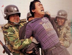 Çin Polisi Doğu Türkistan'da 11 Kişiyi Katletti!